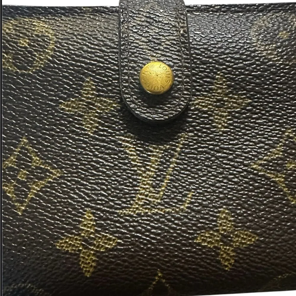 Louis Vuitton Monogram Kisslock Wallet